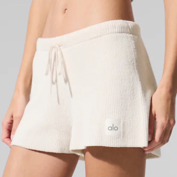 Alo Yoga Supernatural Sweater Short Ivory XS